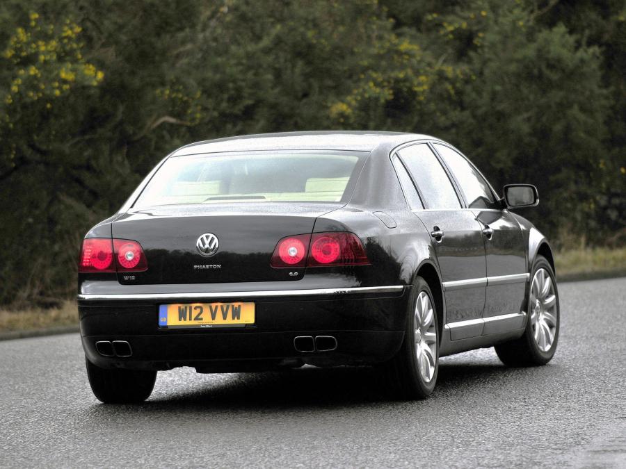 Volkswagen Phaeton W12 2007 года  (UK) (фото 10 из 16)
